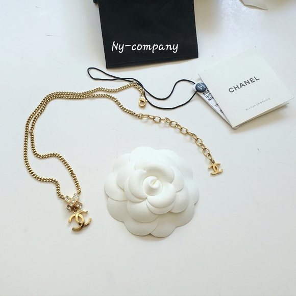 (SALE)Chanel Gold & Crystal CC Necklace Brand New - Picture 4 of 5